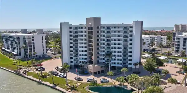 4263 Bay Beach LN