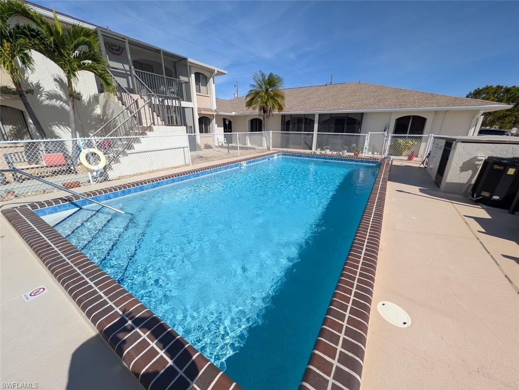 Image 3: Community pool with stairway