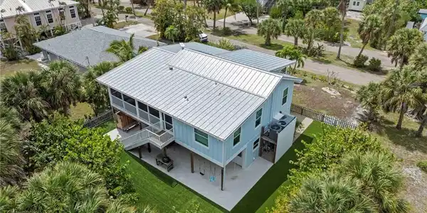 Image 2: Drone / aerial view