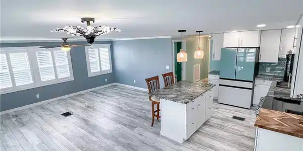 Image 4: Open concept living, dining and kitchen