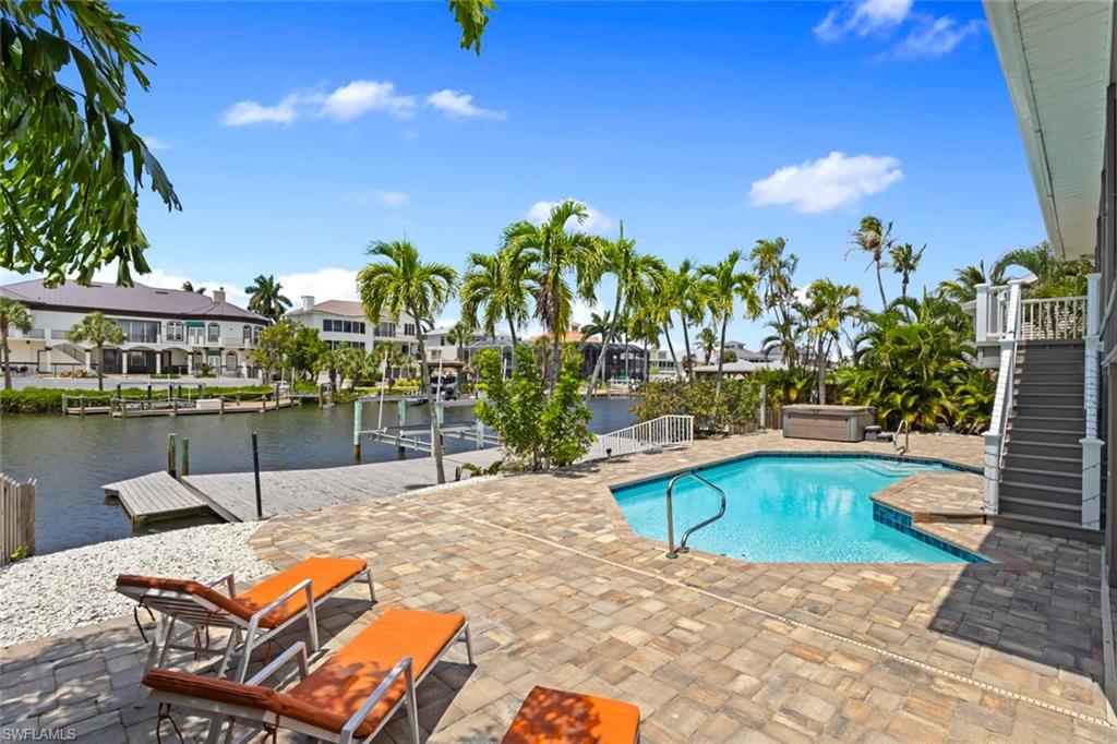 Image 4: Oversized paver pool deck