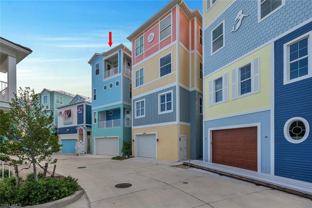 Image 3: funky fish house row