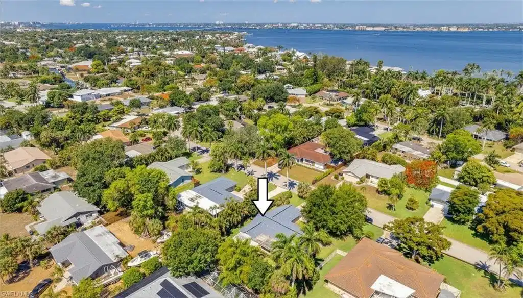 Image 1: Welcome Home! 5657 Eichen Dr. Fort Myers, FL 33919