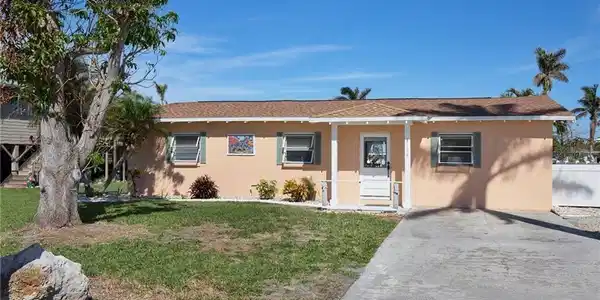 3728 Emerald AVE