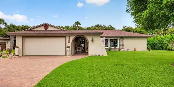 833 N Town And River DR
