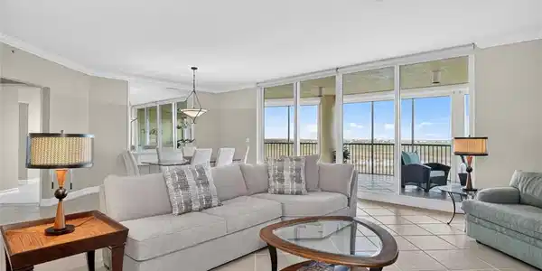 Image 4: Main living area wa view