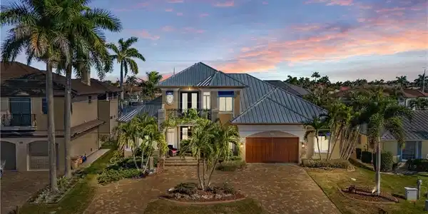 48 Colony Point DR