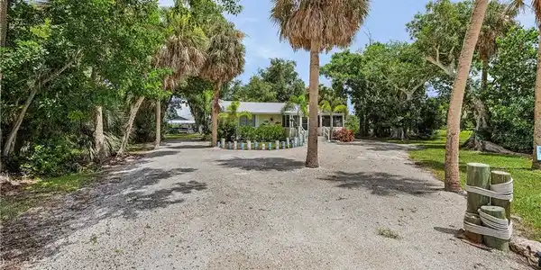 3300 6th AVE
