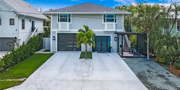 1300 Grand Canal DR