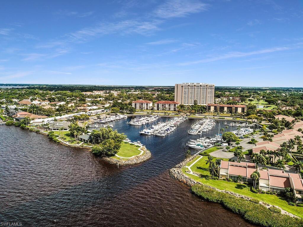 Image 4: First Come - First Serve Marina