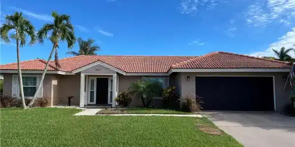1541 Honeysuckle AVE