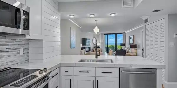 260 Seaview CT