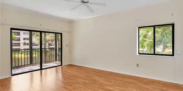 900 Arbor Lake DR