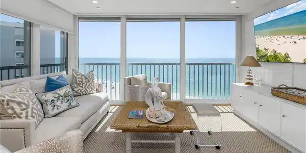 3483 Gulf Shore BLVD N