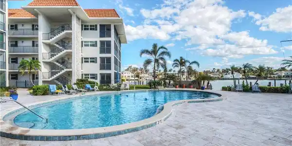 222 Harbour DR