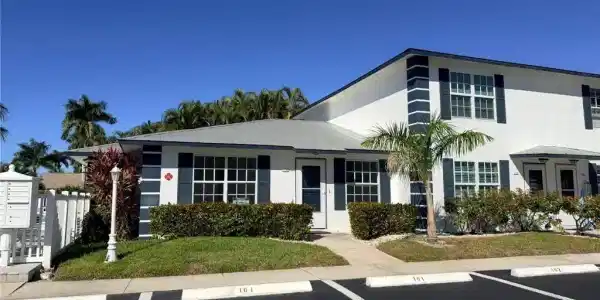 761 W Elkcam CIR