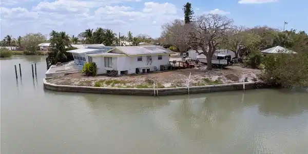 315 pettit DR