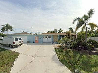 864 SE 41st ST