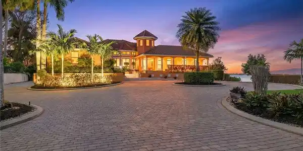 2600 McGregor BLVD