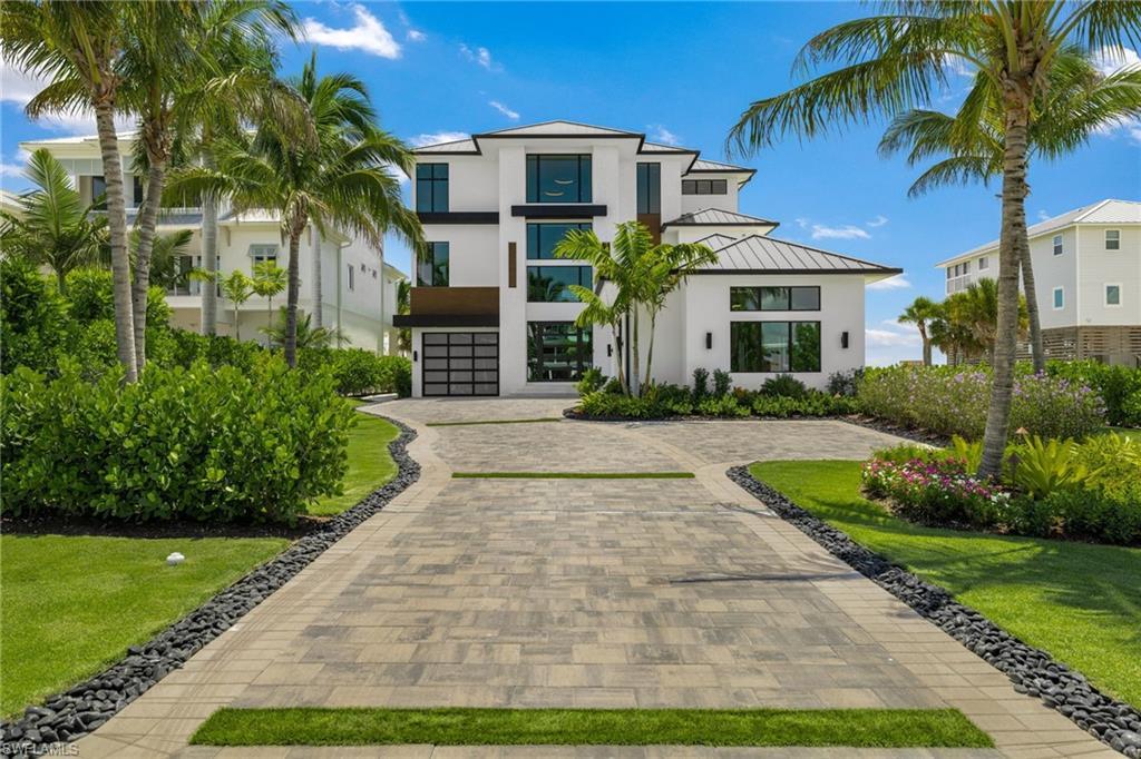 Image 1: oversized driveway perfect for hosting events and family gatherings