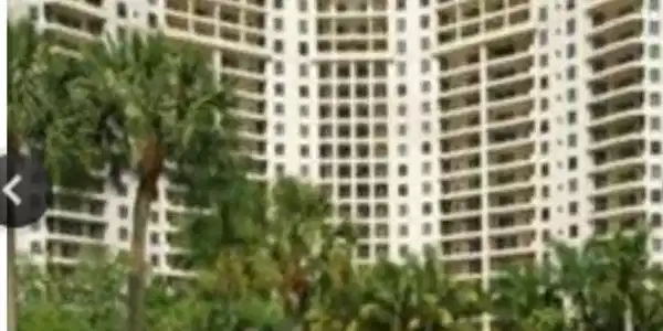 7575 Pelican Bay BLVD