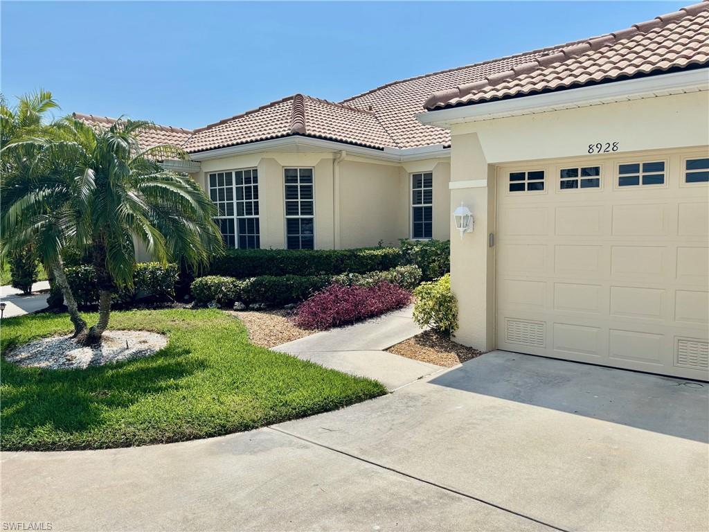 Image 3: 1 Car Garage