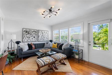 221 8th AVE S