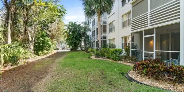 Image 4: Walk out your door and enjoy the Beautiful grounds
