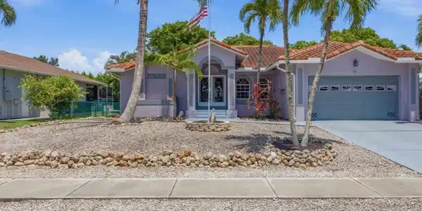 211 S Bahama AVE