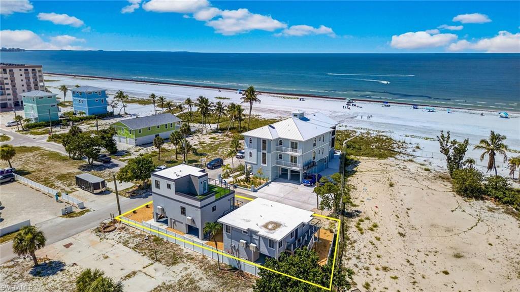 Image 3: Gulfview properties featuring direct access to the sandy shoreline and ocean