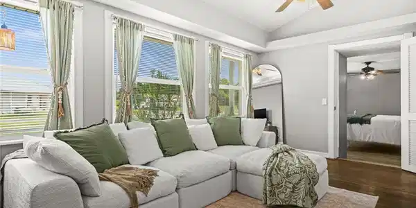 12071 Palm DR