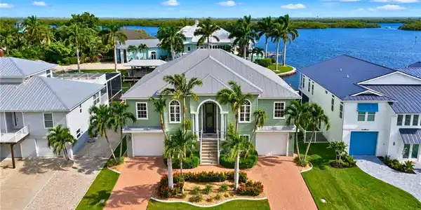 5575 Avenida Pescadora