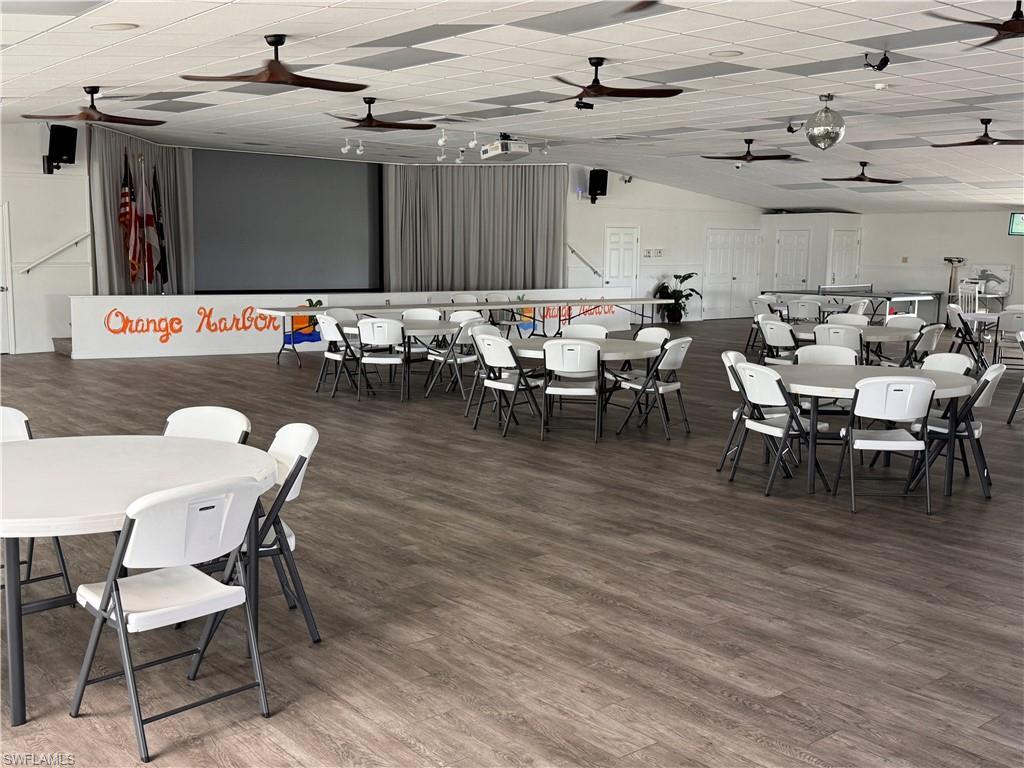 Image 4: Clubhouse in the community