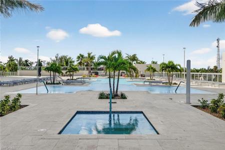 3000 Oasis Grand BLVD