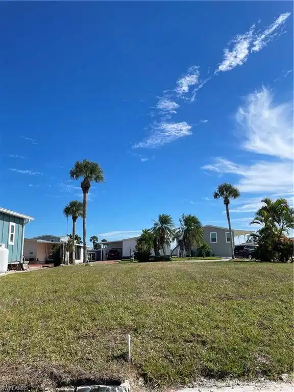 Image 1: View of yard