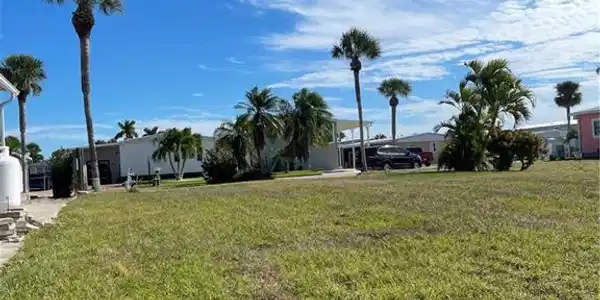 Image 3: View of green lawn