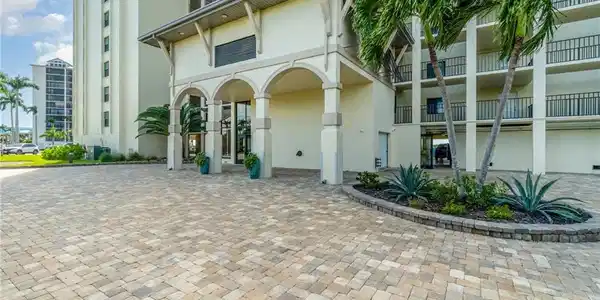 17080 Harbour Point DR
