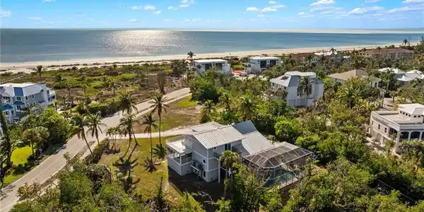 460 E Gulf DR