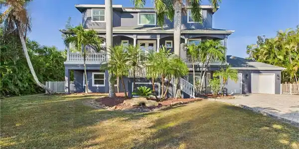 16700 Wisteria DR