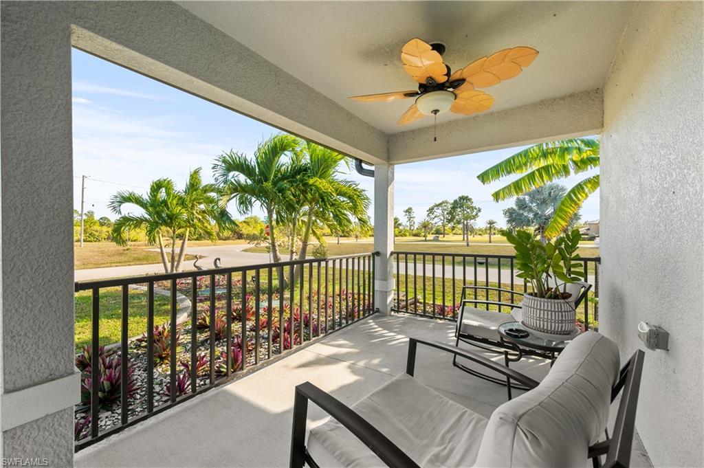 Image 4: Balcony with ceiling fan