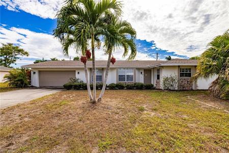 208 SE 43rd TER
