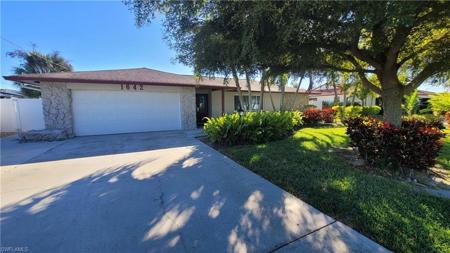 1642 SE 39th TER