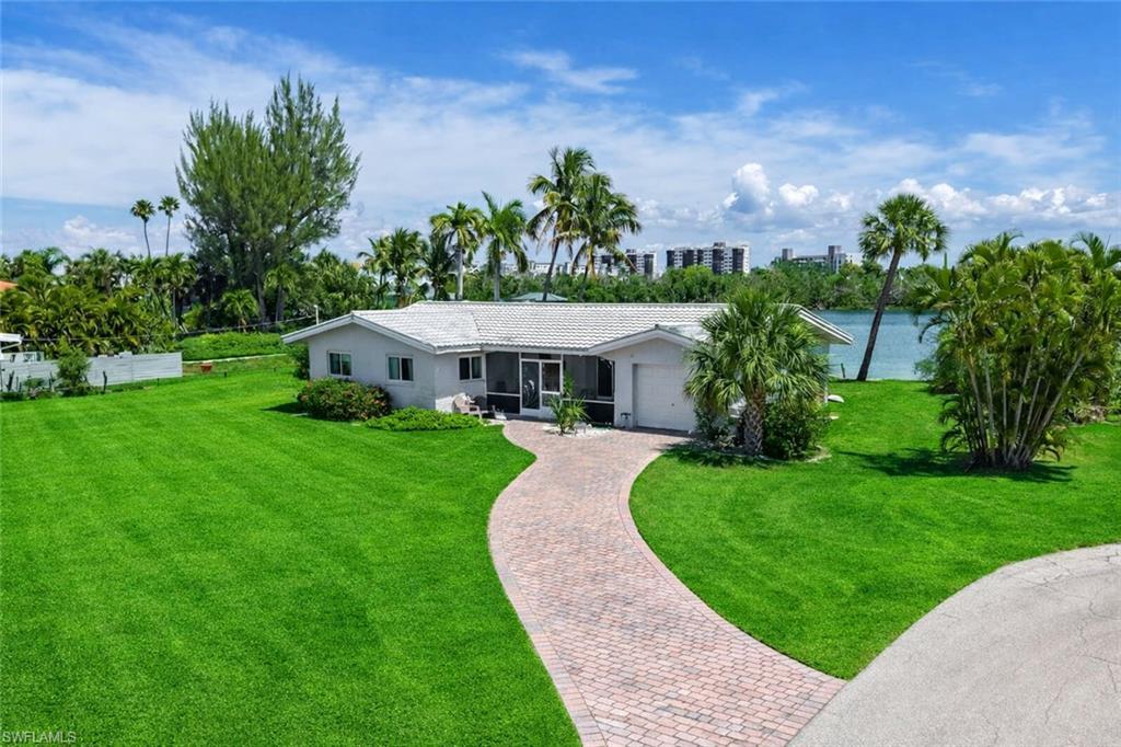 Image 4: paver driveway