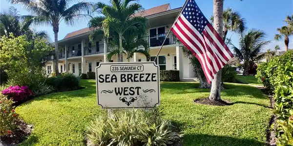 235 Seaview CT