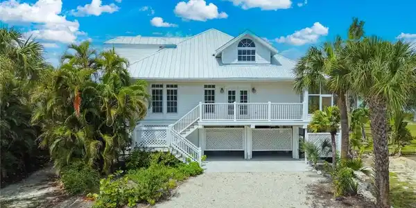 279 Ferry Landing DR
