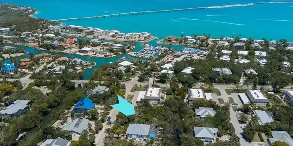 1084 S Yachtsman DR