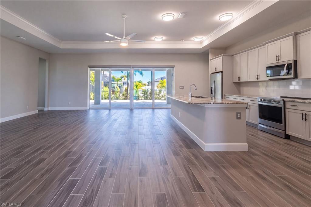 Image 4: Family Room