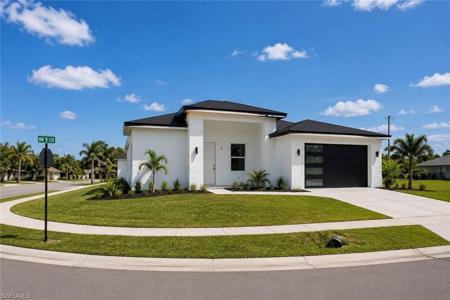 377 Kingston DR E