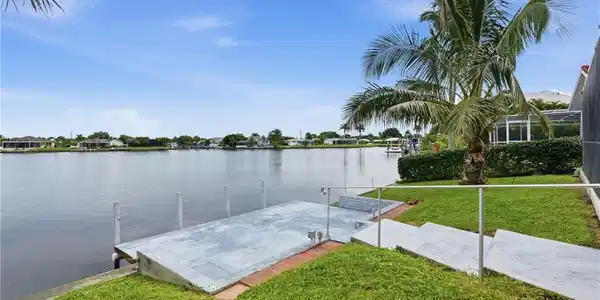 Image 2: Wide Water Views