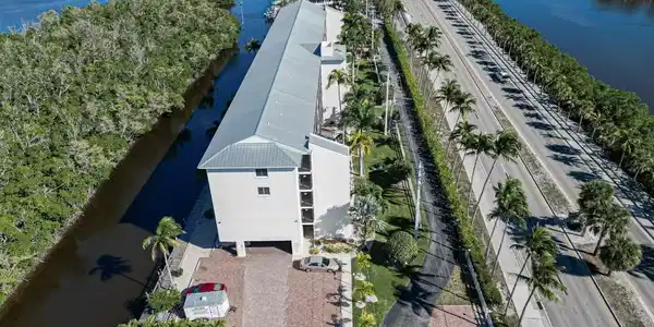 5220 Bonita Beach RD